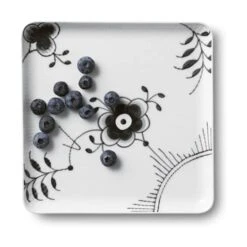 Royal Copenhagen Sort Mega Riflet Firkantet Tallerken -Royal Copenhagen 3990 c30b4b28 63d1 4962 ad0f c15764cd4c06